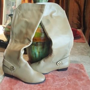 IMAN TAN COLORED LEATHER BOOTS, SIZE 7